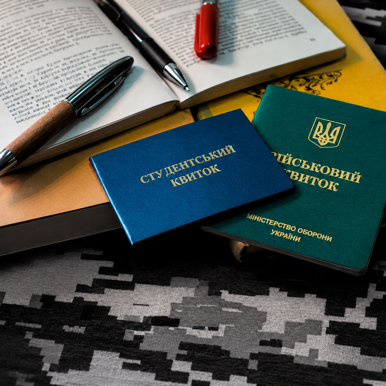 Оформлено відстрочку від мобілізації для студента та здійснено юридичний супровід у Оболонський РТЦК та СП у м. Києві. У результаті проведеної роботи клієнту було змінено статус із призовника на військовозобов’язаного, а також оформлено відстрочку від мобілізації у зв’язку з навчанням.